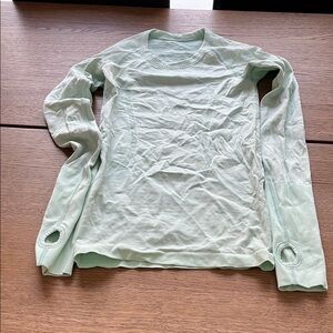 Lululemon Mint Green Long Sleeve Athletic Top Size 2 or 4